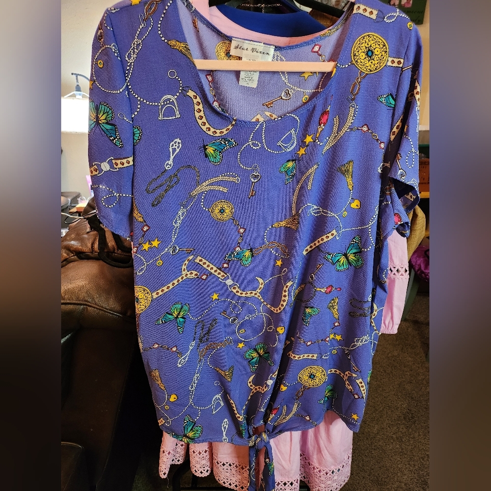 Nwot Star Vixen Blue Top with Butterfly and Chain Design